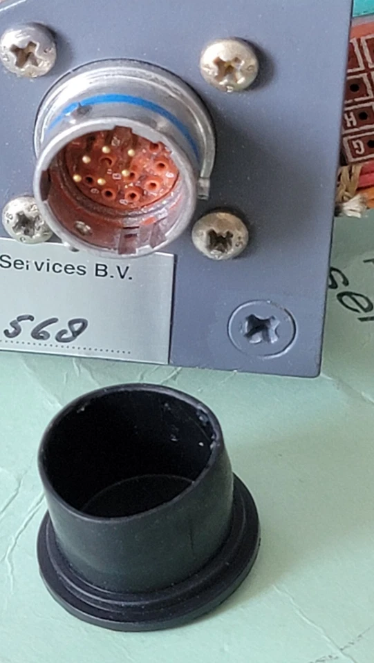 FOKKER LUZ PANEL LATERAL IZQUIERDO - P/N: A42723-405 - Estado SV. Foto 4 de 4