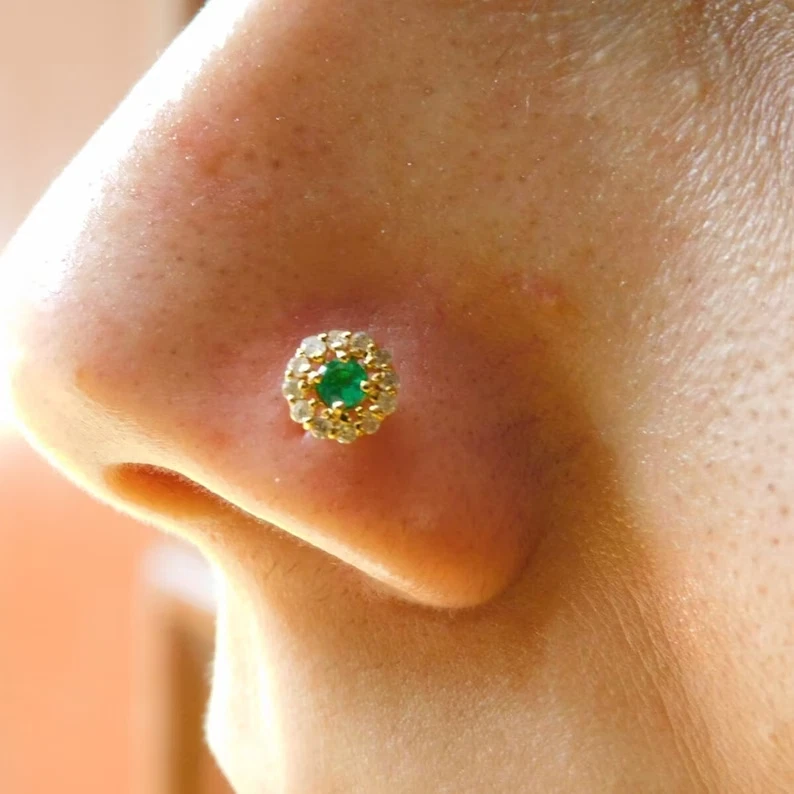 0.06 Ct Round Cut Natural Emerald Diamond Nose Stud Piercing Pin 14K Yellow Gold - Image 2 of 4