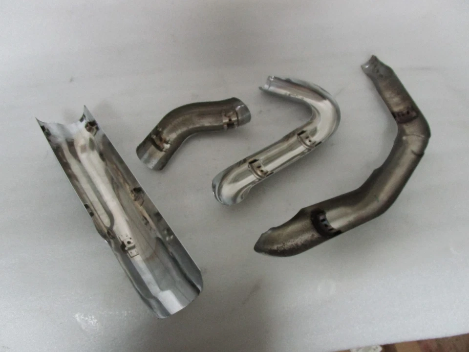 Escudos térmicos de escape cromados para Harley Davidson Touring 17-24 Foto 4 de 4