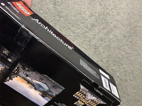 LEGO Architecture: Louvre (21024) Landmark Series Paris France 695 Pieces