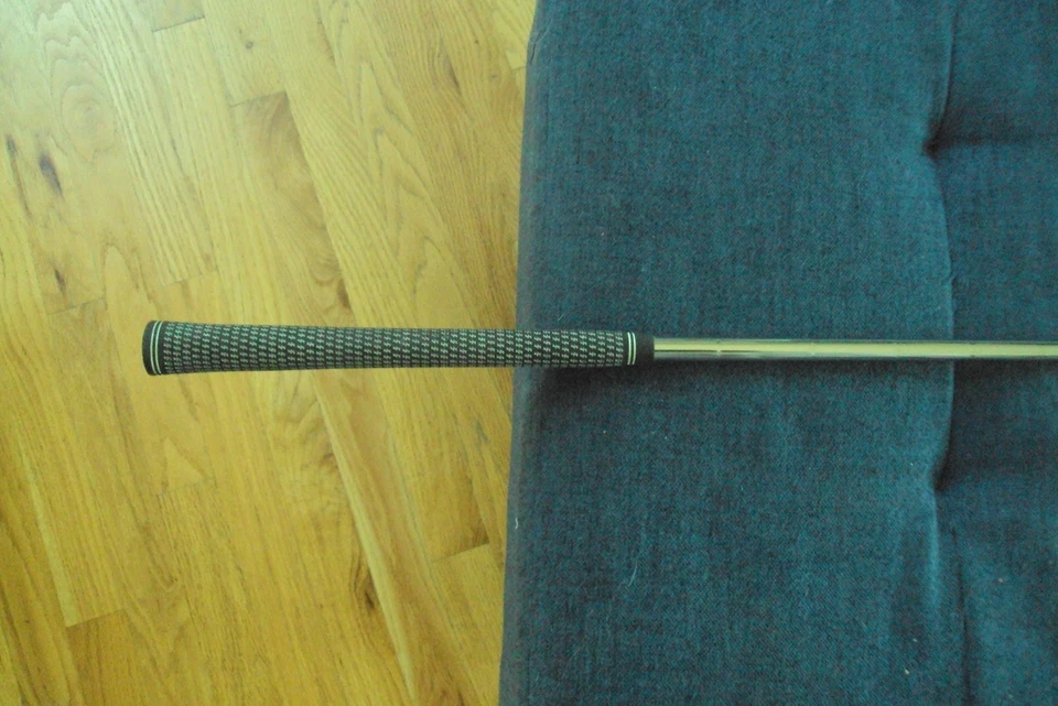 Wilson Staff C200 7 iron KBS Tour 90g regular steel 36.75" midsize grip - Image 2 of 4