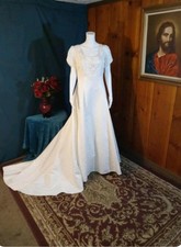 Beautiful Stunning Wedding Dress Full Skirt Boat Neck Sleeveless #42 SALE!