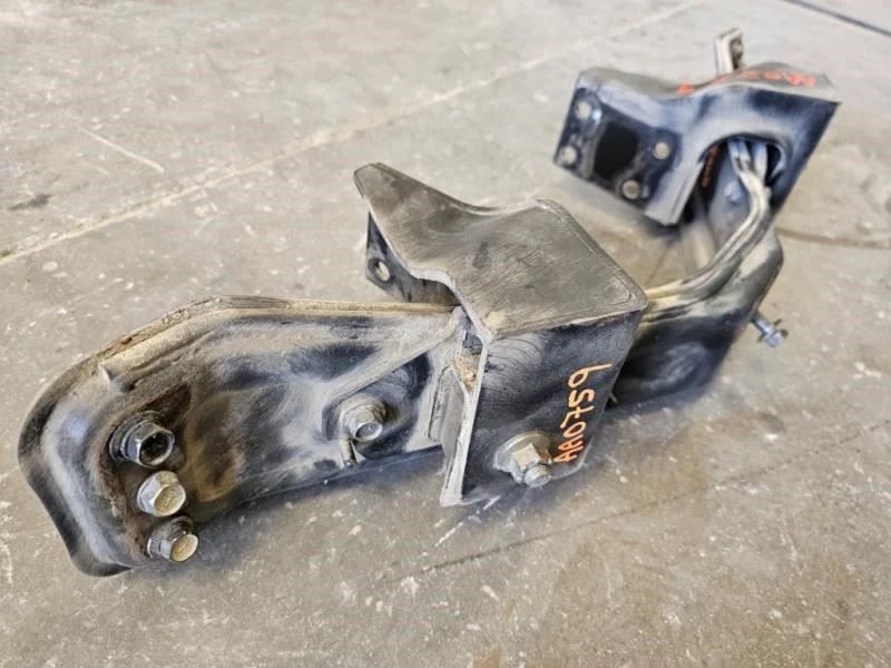 Nissan UD 1400 2001 usado transmisión automática travesaño enviado desde Los Ángeles Foto 3 de 4