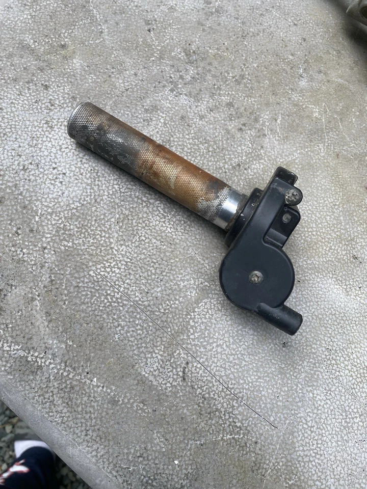 Carcasa de cable giratorio de acelerador Yamaha YZ YZ80 YZ125 YZ250 YZ360 YZ400 NUEVO Foto 2 de 2