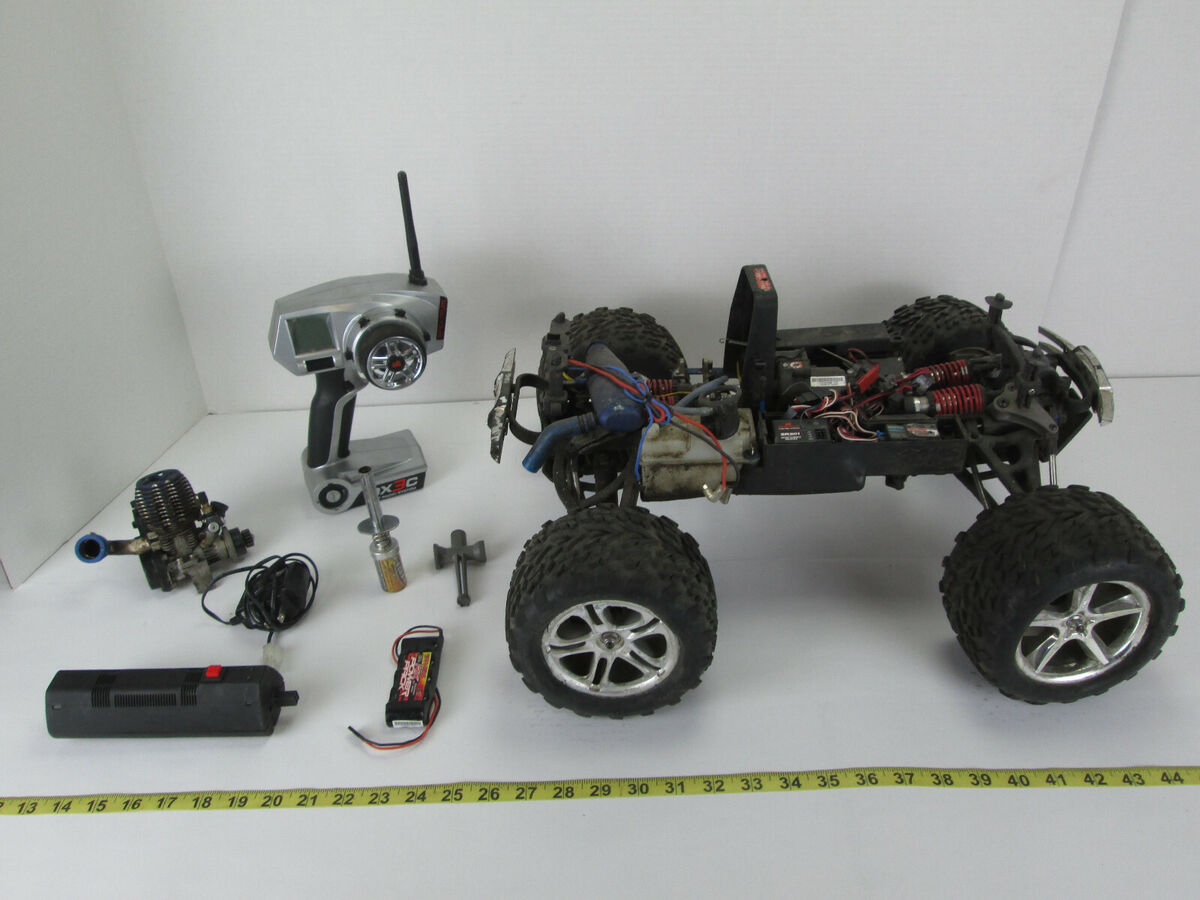 Traxxas Revo 2.5 RC Remote Control Nitro Monster Truck w Traxxas Revo 2.5 RC Remote Control Nitro Monster Truck w