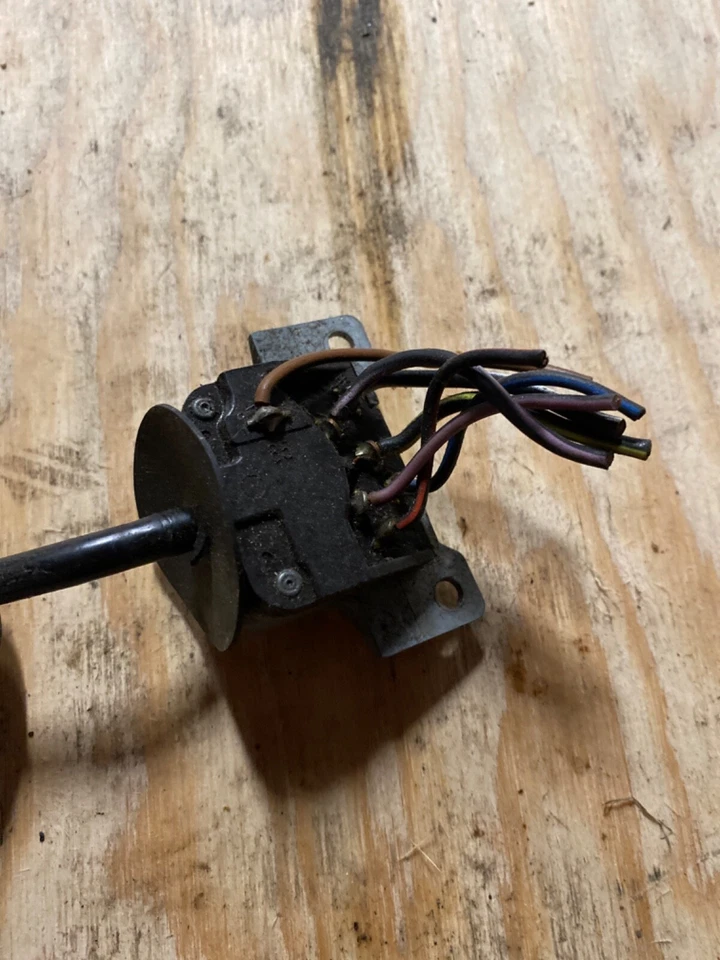 BMW 2002tii windshield wiper switch 1600 ti e10 used 1357012 - Image 3 of 3