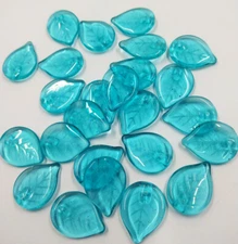 Large Vintage Teal Green Leaves 3/4" Lot of 25 Pressed Glass Beads BBA-13