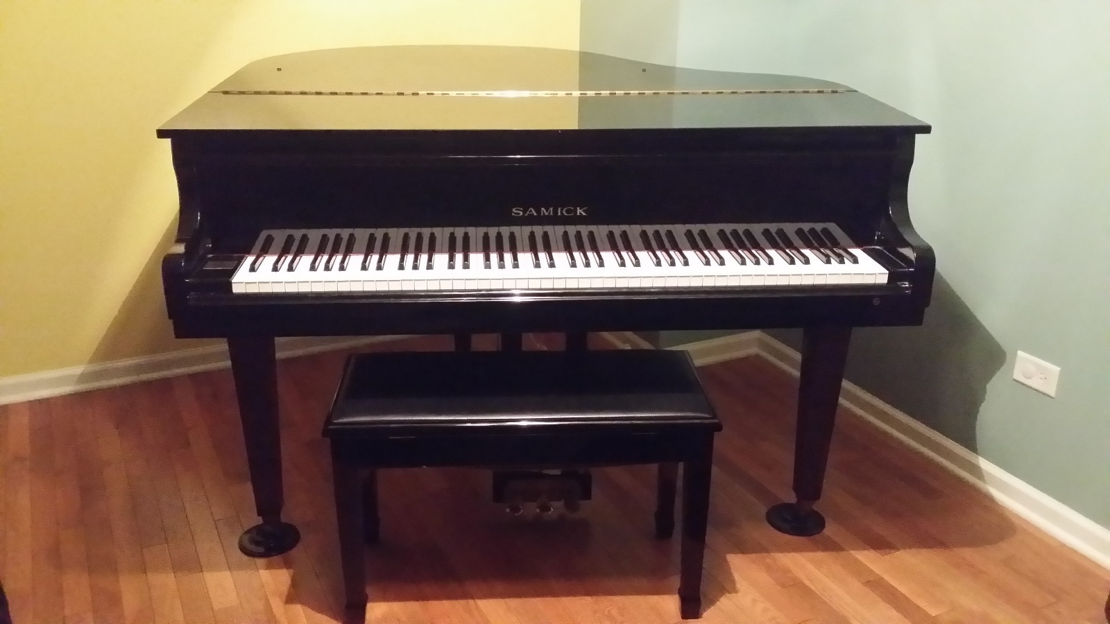 samick baby grand piano new