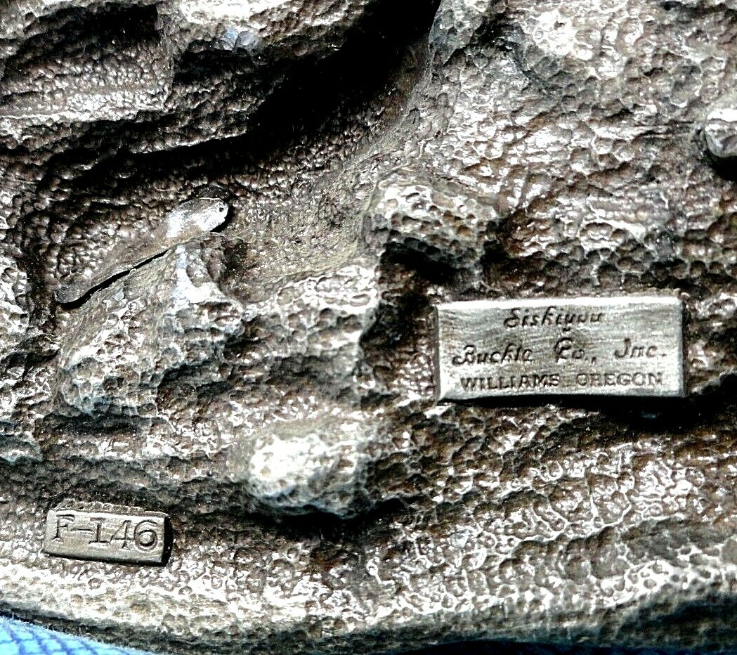 Bowhunting Belt Buckle Deer Hunter Nature Mountains Vtg 1983 Bergamot .DBD347