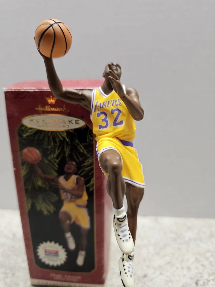 Magic Johnson Los Angeles Lakers NBA 1997 sello adorno con tarjeta Foto 4 de 4