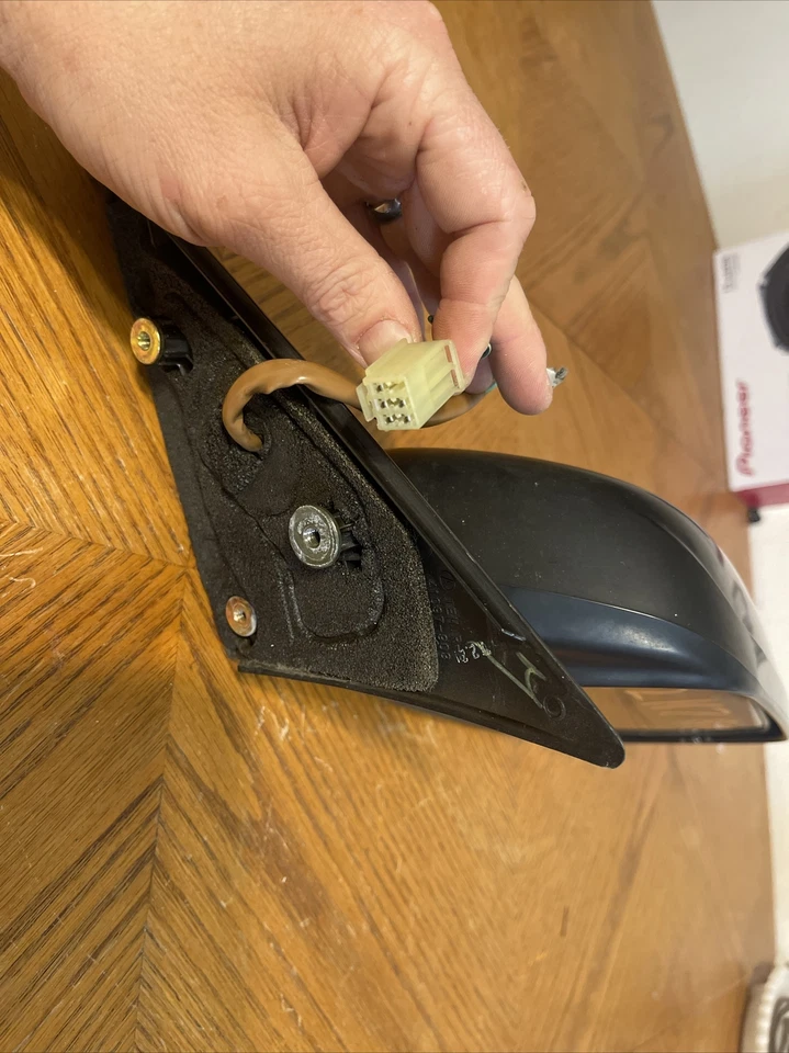 Espejo retrovisor derecho Subaru Legacy 2001 Foto 3 de 3