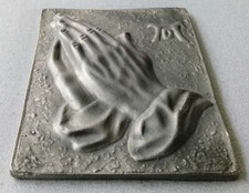 Relief, Wandrelief, vermutlich Bleiplatte, Betende Hände, Handarbeit, Unikat