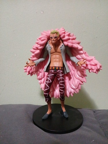 One Piece Donquijote Doflamingo Statue lose - Bild 1 von 2