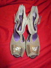 POETIC LICENSE Leather Jeweled Princes Heels Shoes Sz 7~~Stilletoes