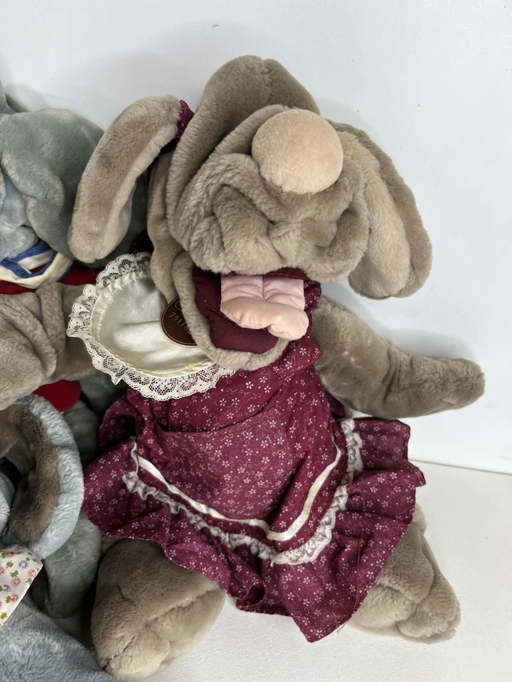 Lote de 7 marionetas de mano de peluche Ganz Bros Wrinkles Dog 1981 marrón floral Foto 2 de 4