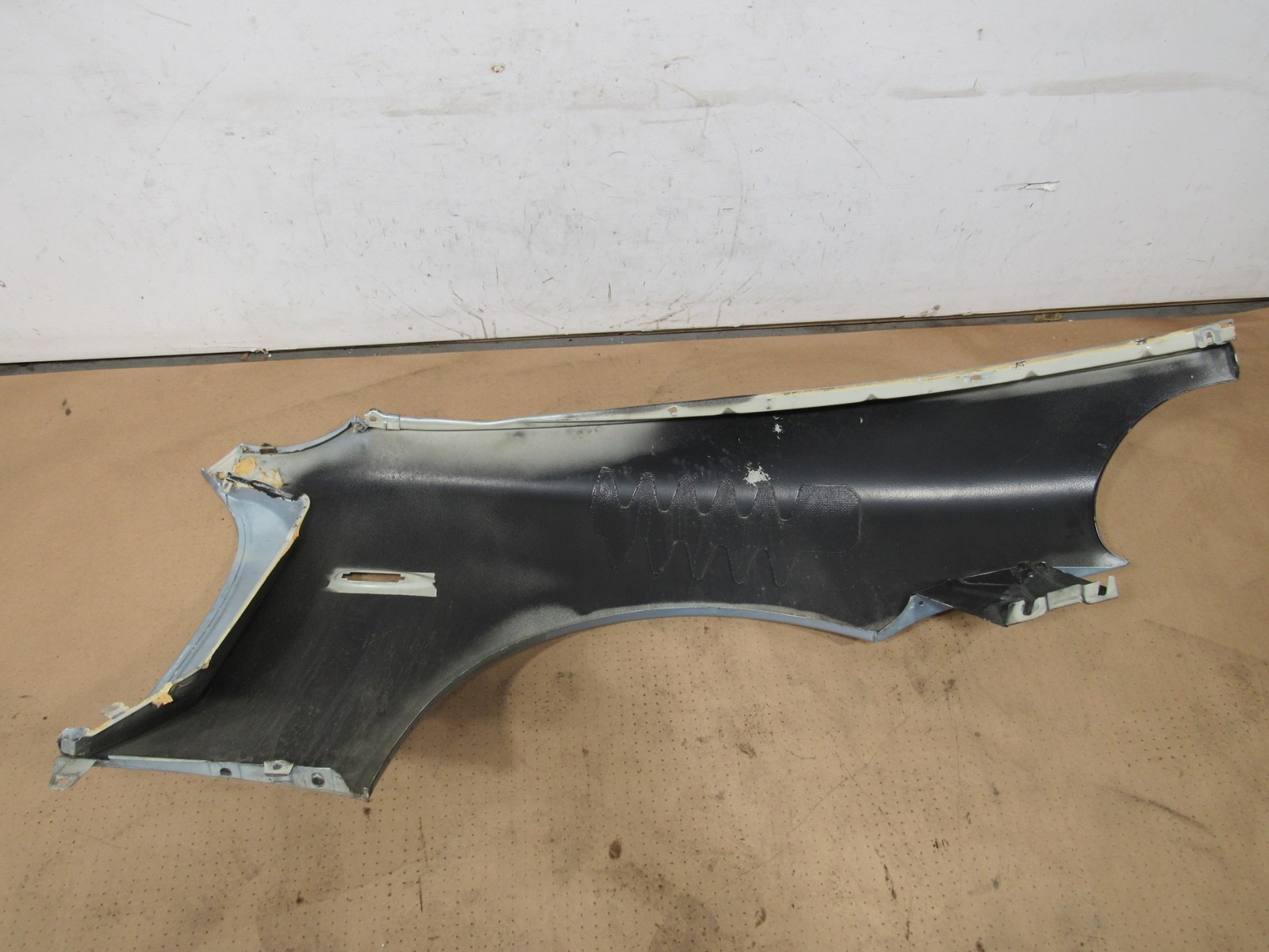 02-06 Maserati Coupe GT 2004 Front Left Driver Fender Wing Shell ;