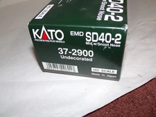 Kato HO SD40-2 Diesel Locomotive 37-2900 , undecorated appears unrun & complete