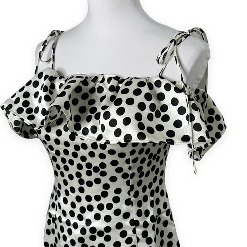 Женское мини-платье Topshop 4 белое черное в горошек галстук через плечо с оборками декольте - Изображение 4 из 4