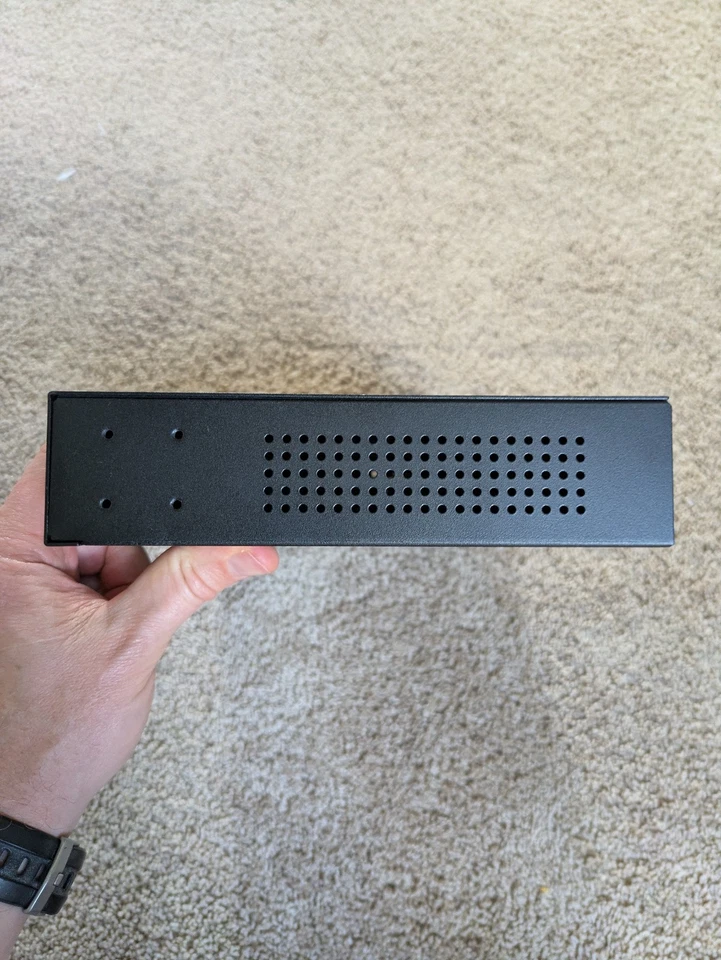 Conmutador Ethernet PoE Tripp Lite 5 puertos 10/100/1000 Mbps USADO bueno **no probado*** Foto 3 de 4