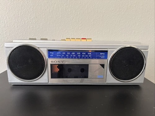 Vintage 1980s Sony radio boombox Model CFS-250