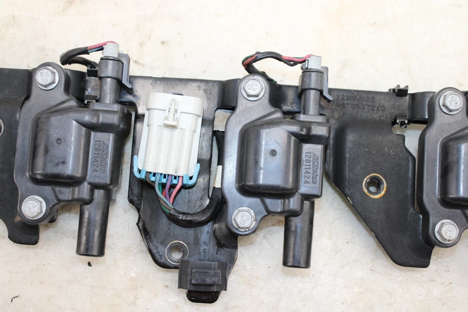 2005-2013 Chevrolet Corvette Left Coil Pack OEM IU51 - Image 3 of 4