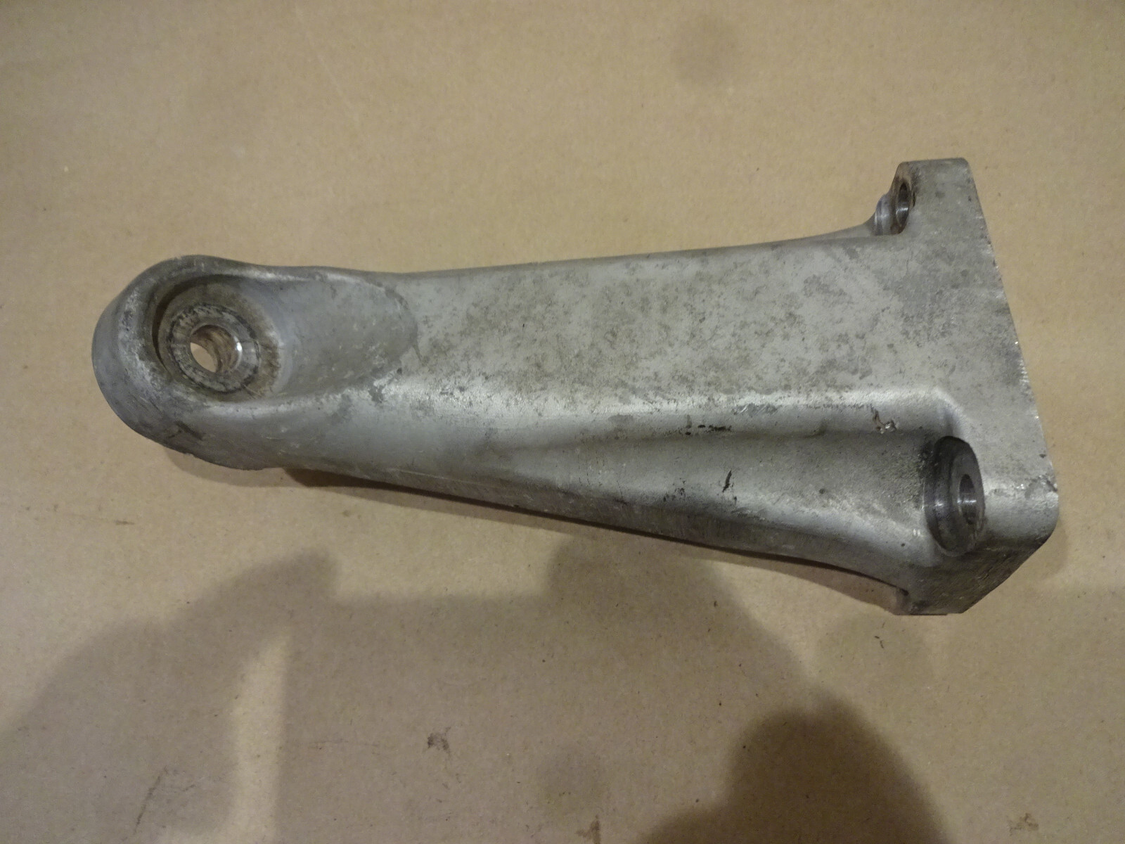 Maserati 4200  RH Engine Mounting Bracket - P/N 186029