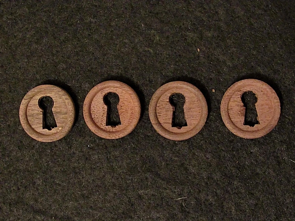 Una antigua cubierta de cerradura de nogal de 1 pulgada c.1910 (MUCHOS DISPONIBLES) Foto 2 de 4