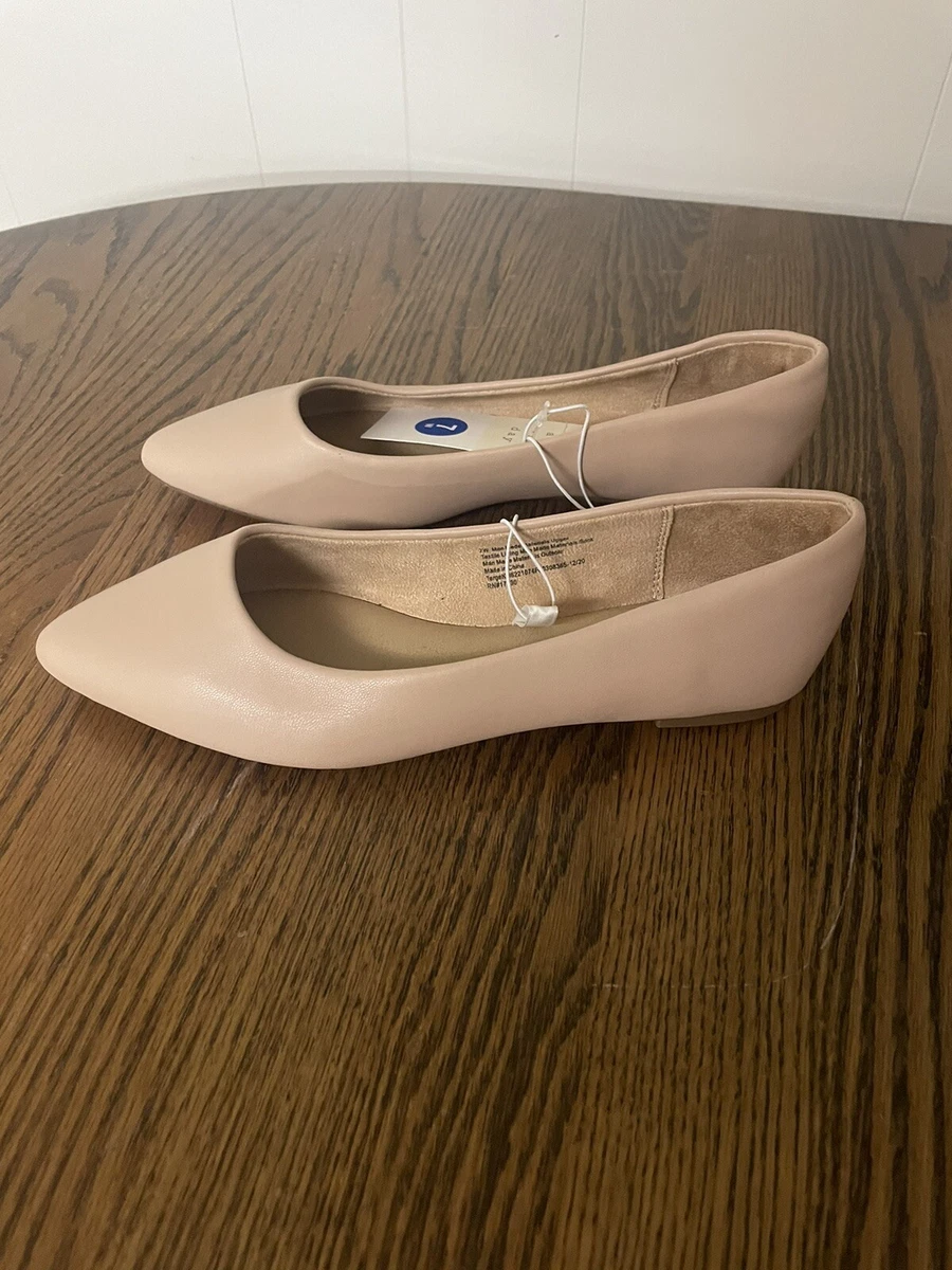 Wide shop size flats