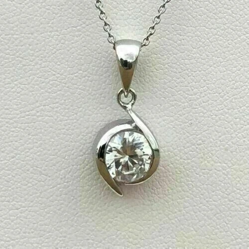 VETEMENTS Ciondolo Ciondolo Solitario Diamante Simulato Taglio Rotondo 2 20 Ct Placcato Oro Bianco 14k