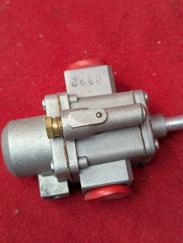 Emerson (White-Rodger’s) 764-502 Pilot Safety Gas Valve BRAND NEW NOS
