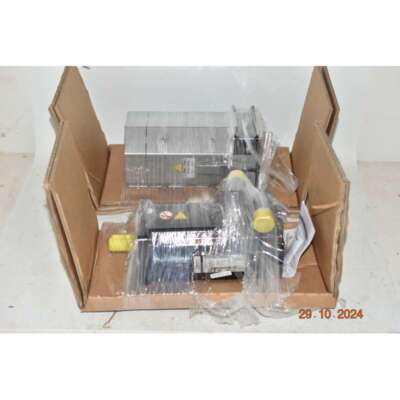 SH31002P11A2300 Schneider electric Pacdrive Umax 480Vac Mit Fan-Casing