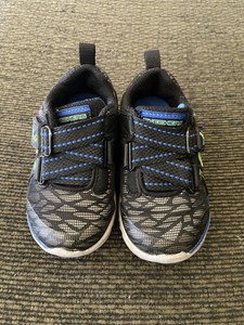 boys sneakers size 6