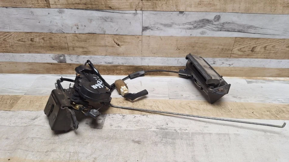 Pontiac Vibe 2007 Tailgate trunk boot lock catch latch SMI90485 — 第 4/4 张图片