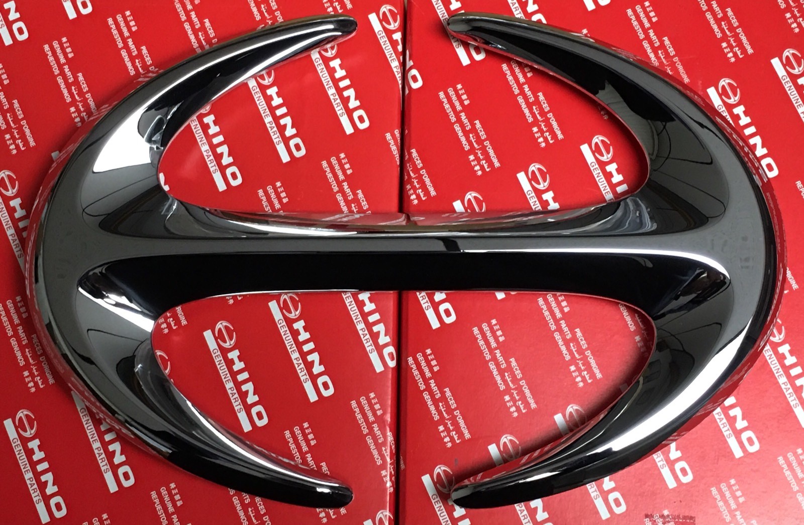 Genuine Hino Badge Ornament Emblem 2005 Onwards 258 268 338 358 for ...