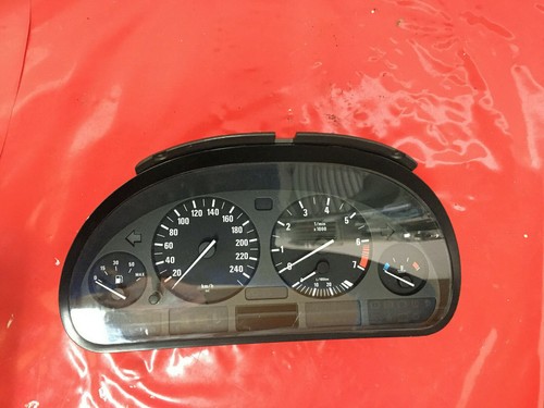 Tacho Kombiinstrument BMW E39 62118381200 VDO 110308735051