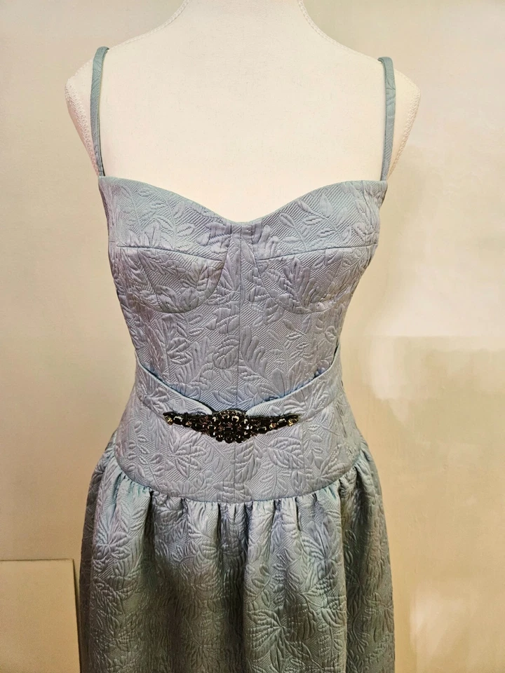 Wonderful MONIQUE LHUILLIER Light Blue Silk Brocade Beaded Formal Dress 4 XS S - Image 3 of 4