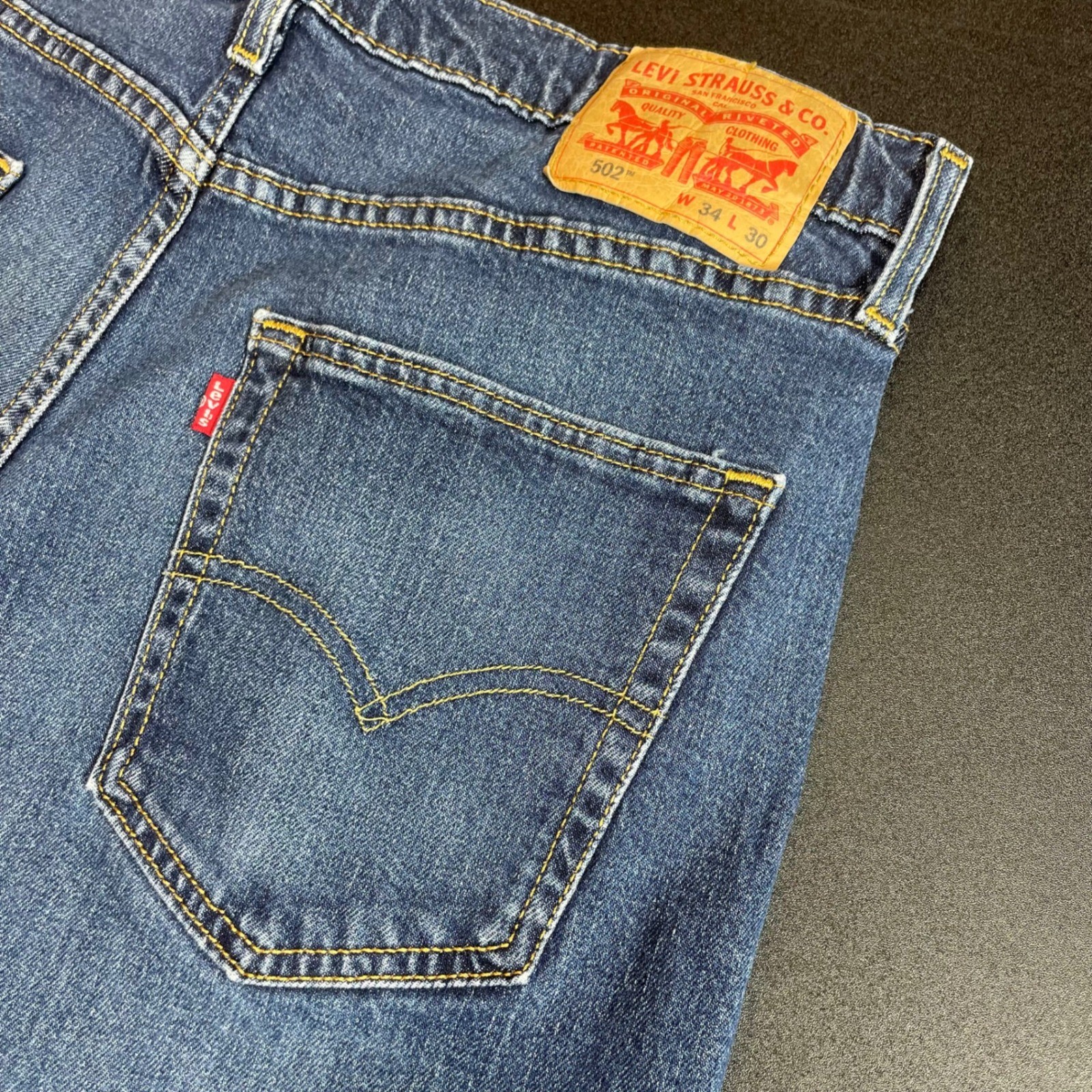 Levi's 502 Jeans Mens Size 34x30 Dark Wash Regular Taper Fit Whiskered Faded thumbnail 3