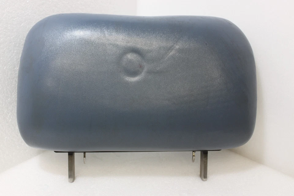 Silla de mesa Midmark Ritter 230 Power Exam bronceada reposapiés ajustable Foto 2 de 4