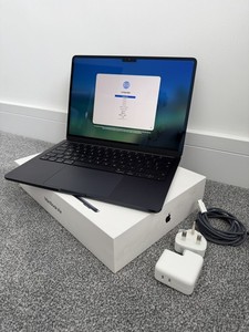 Apple MacBook Air 13 Zoll M2 2022 A2681 8 Core CPU GPU 8GB 256GB AKKU 100%