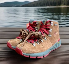 Women's Danner Mountain 600 4.5" Brown Suede/Red Hiking Boots 62241 -Wmn Sz 6.5