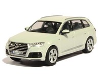 Audi Q7 2015 - Spark Modelle 1/43