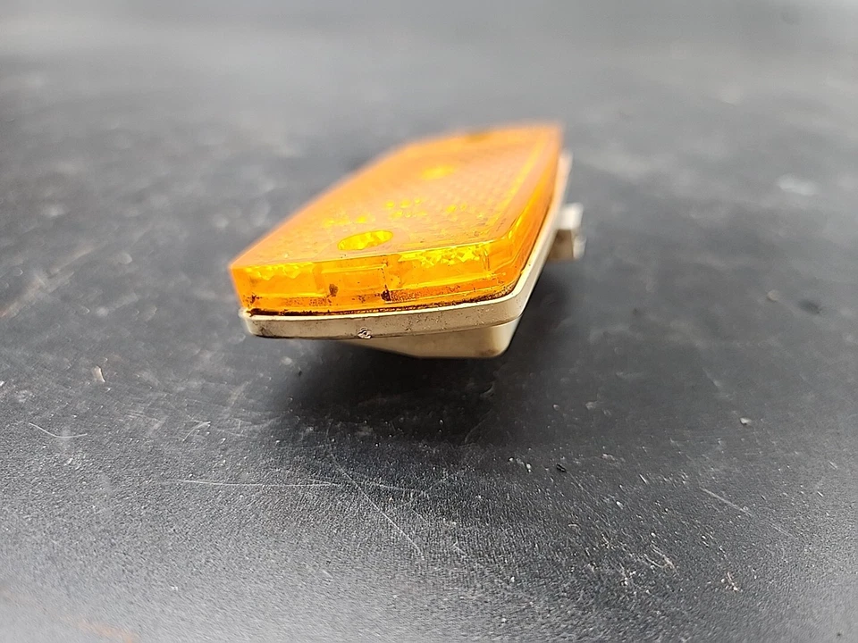 PARAGOLPES DELANTERO BMW E28 E30 AMARILLO DERECHO IZQUIERDO OEM 1364175 M5-11 Foto 3 de 4