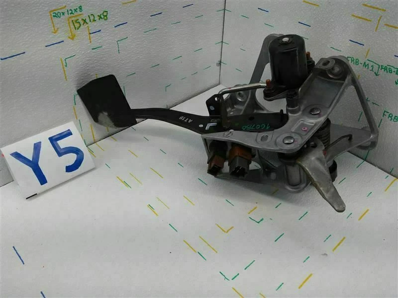 Nissan leaf hotsell brake pedal