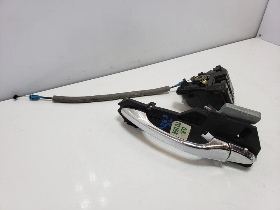 ✅ 04-09 Manija exterior de la puerta trasera izquierda del lado del conductor OEM Jaguar XJ8 XJR con cerradura Foto 2 de 4