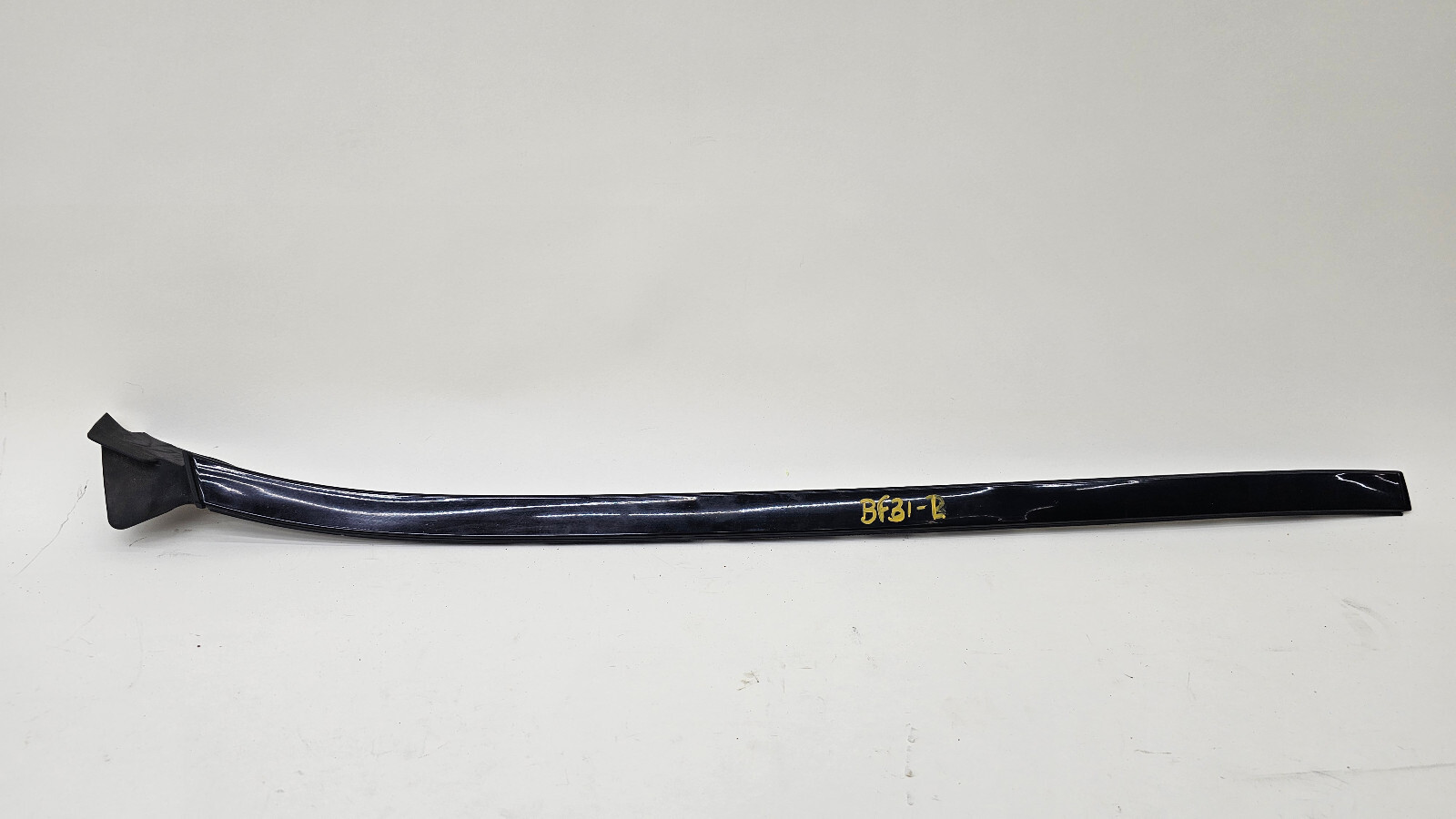 Garnish Molding Regenleiste Left MERCEDES BENZ Is Class W212 