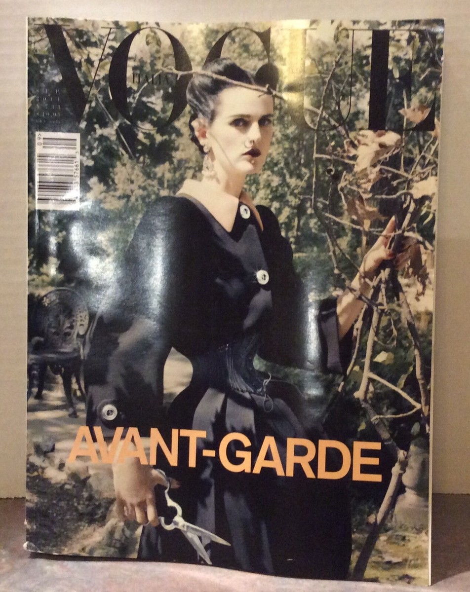 VOGUE ITALIA 2011 ファッション雑誌