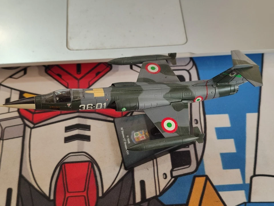 DG  Modellino Aereo Aircraft  MB 339A FRECCE TRICOLORI - Immagine 3 di 4