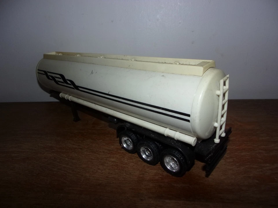 1/43 New Ray Semi Remorque Citerne Tanker Tank camion Truck trailer rimorchio - Photo 3/4