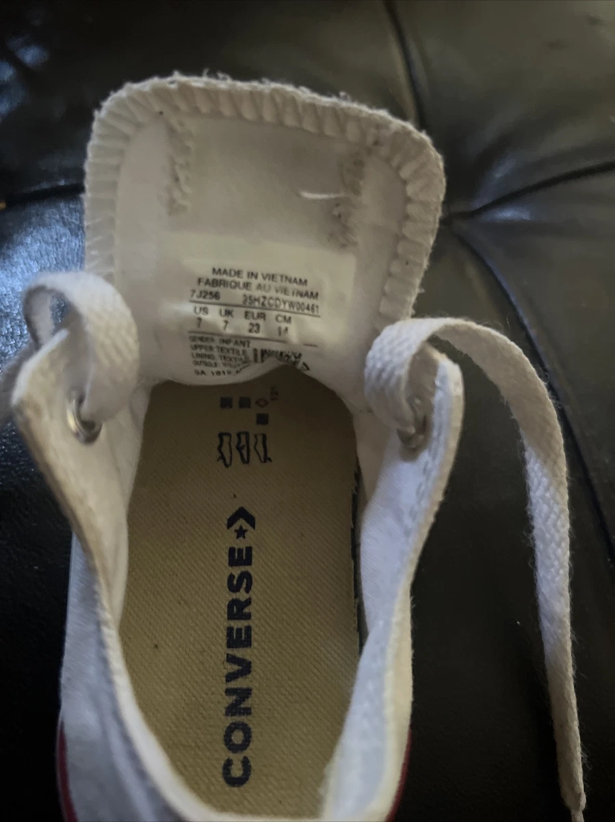 White converse infant sales size 7