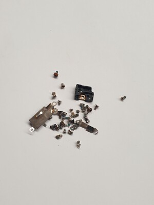 Vis Carte Mère IPhone 12 - Originale Apple - Argenté - Occasion Comme Neuve